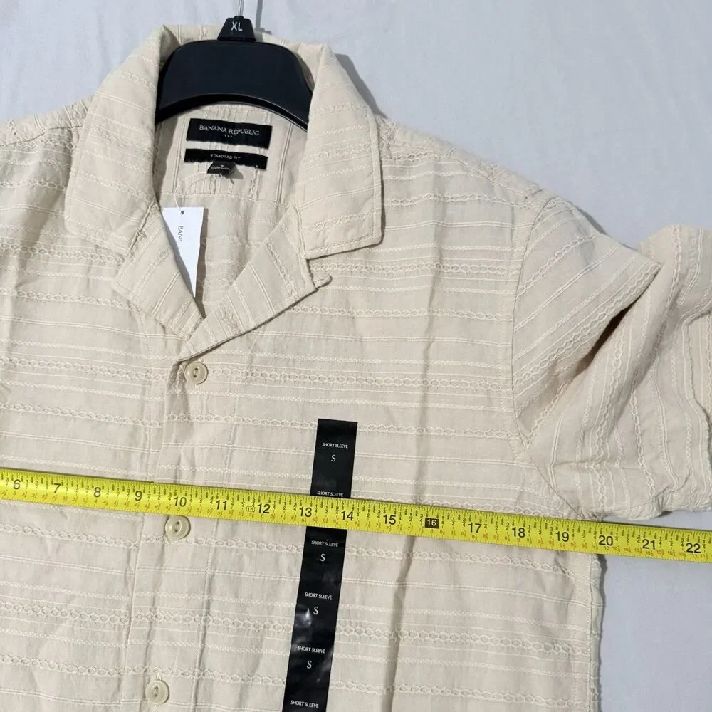 Banana Republic Men’s Short Sleeve Button Down Shirt In Beige Sz S NWT
